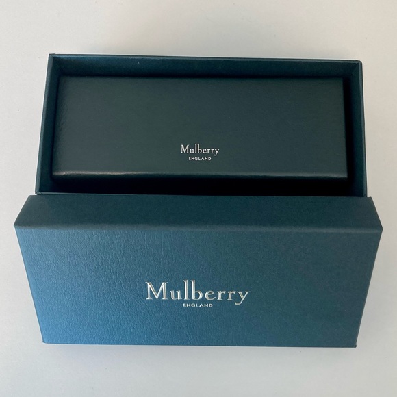 Mulberry Blondie Round Cat-eye Sunglasses in Dark Palm - Picture 14 of 16